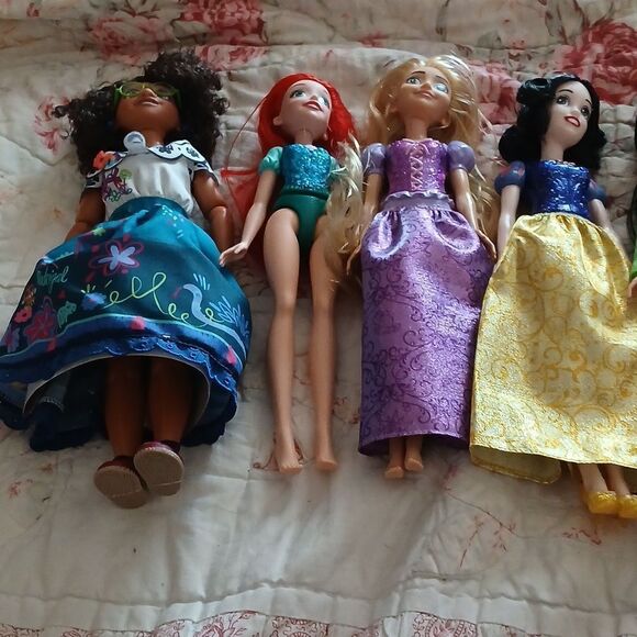 Disney Dolls  - Picture 3 of 3